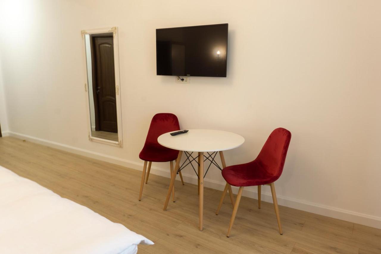 M Rooms Bucarest Esterno foto
