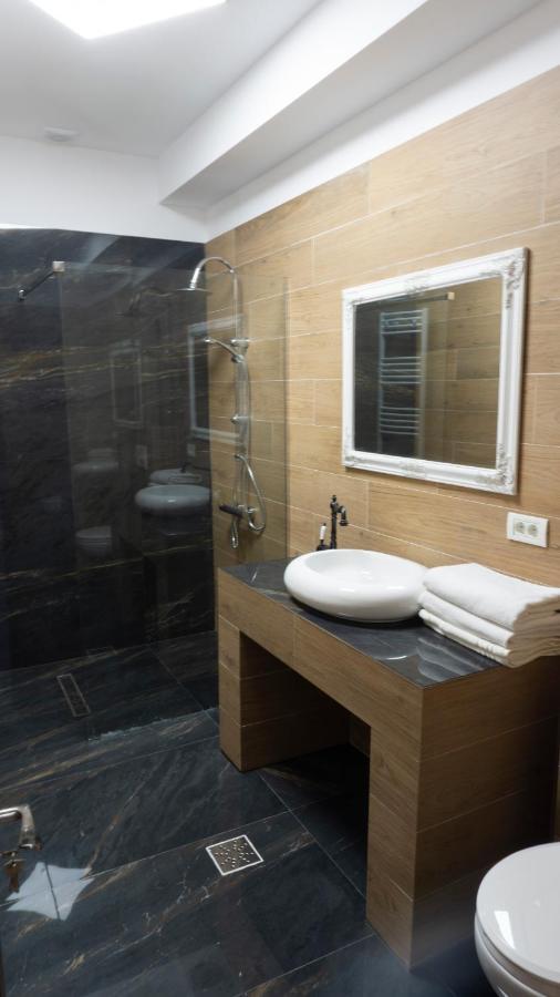 M Rooms Bucarest Esterno foto