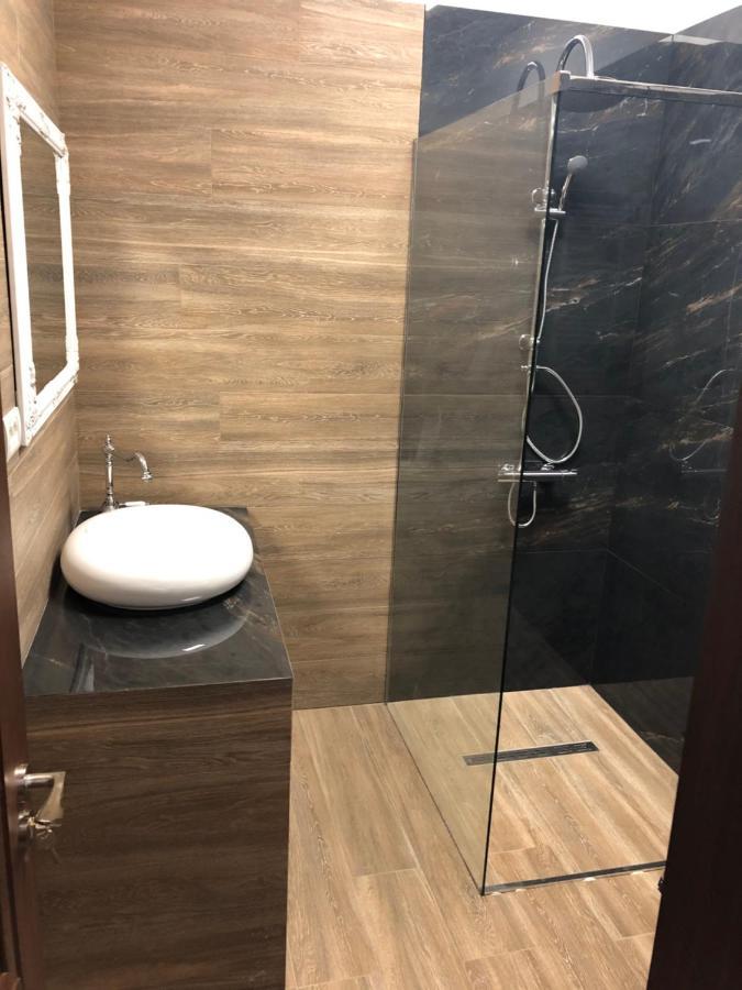 M Rooms Bucarest Esterno foto